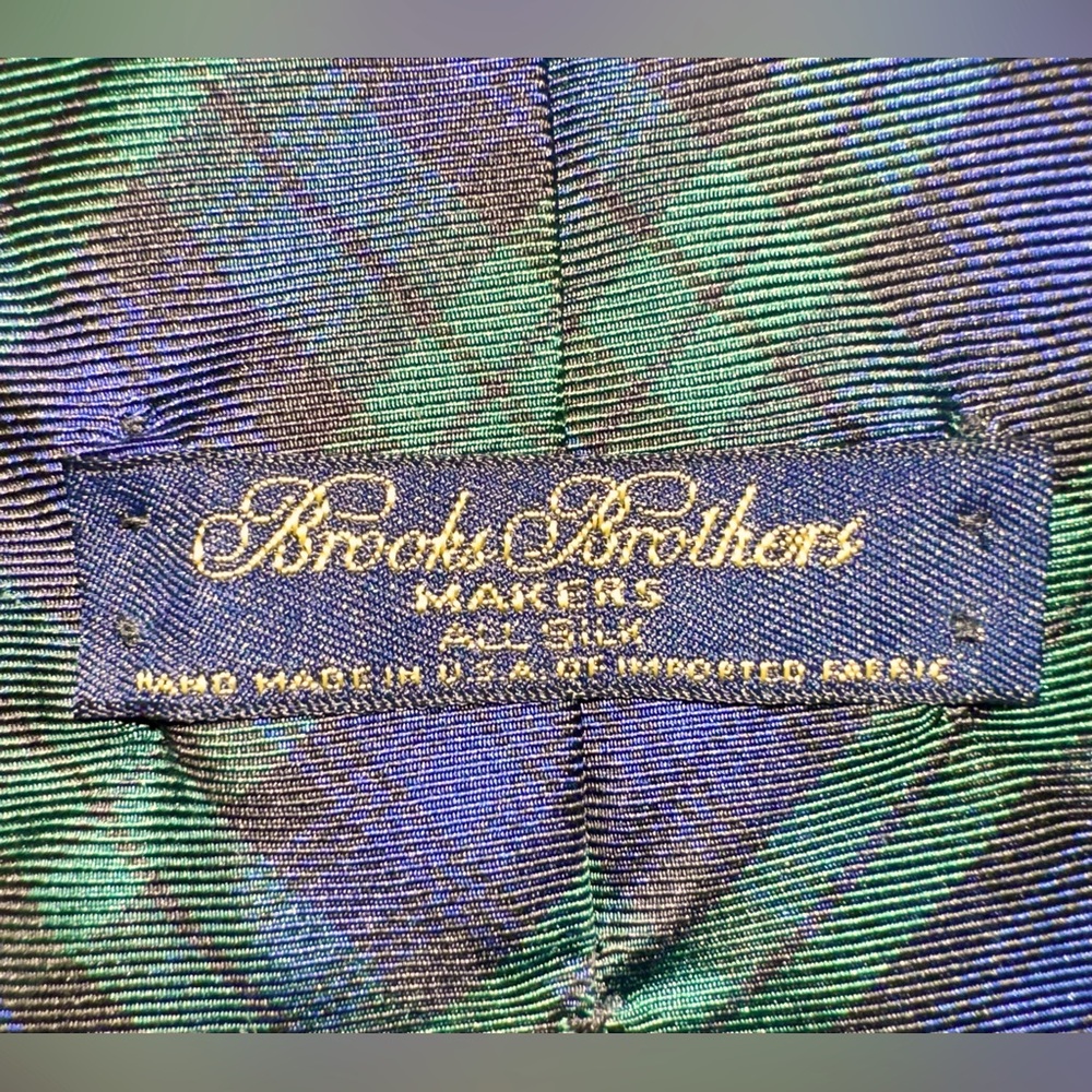 Brooks Brothers tie like new